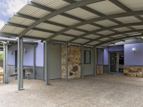 Kickenback Studio - Gym l Indoor Pool l Tennis l Air-Con l WiFi l BBQ